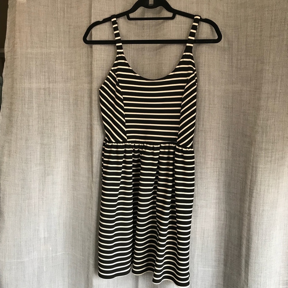 Francesca’s Black and cream striped dress size M